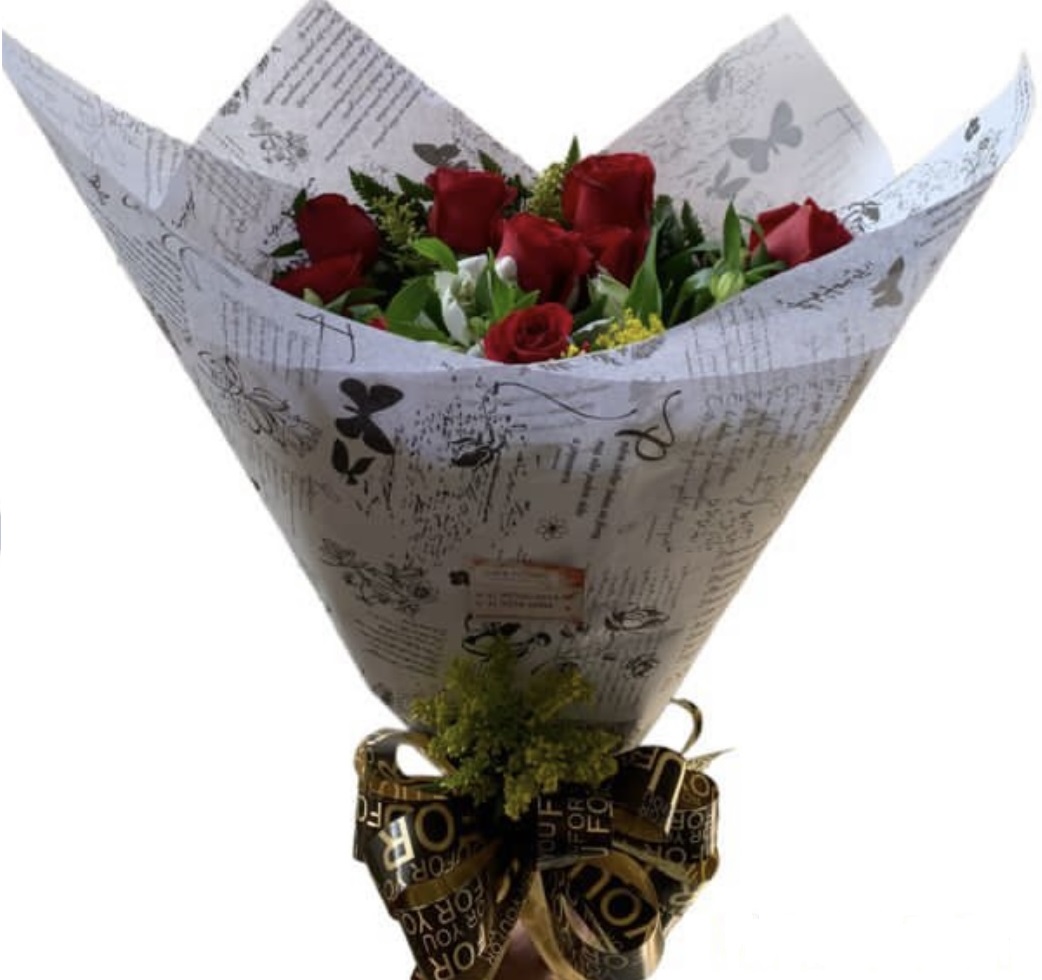 Ramo com 6 Rosas e Astromélias