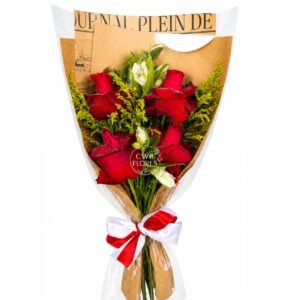 Ramo com 4 Rosas e Flores do Campo